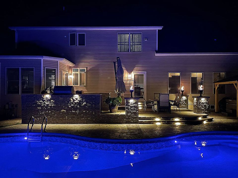 1st image of 6 Stablegate Dr