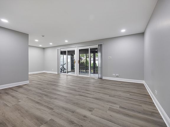 4th image of 574 Ridge Ave