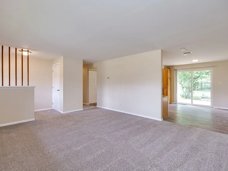 1210 Rona Parkway Dr — Photo 8