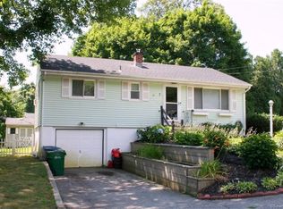 7 Hilltop Ter, Waterford, CT 06385