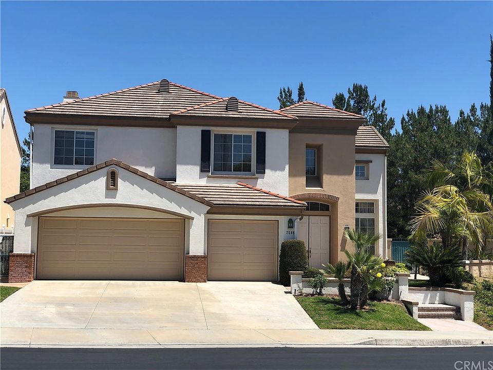 1st image of 2588 Carlton Pl