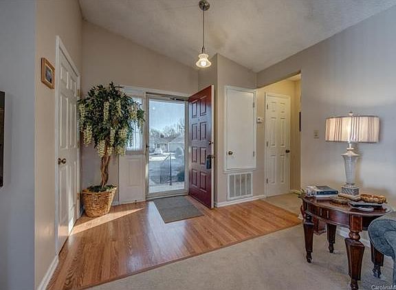 2nd image of 1662 Robins Nest Ct APT A