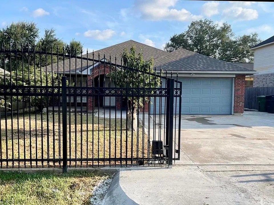 8010 Arrowhead Ln