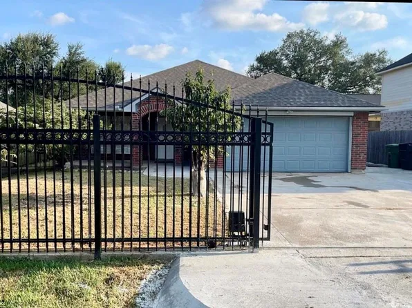 8010 Arrowhead Ln, Houston, TX 77075