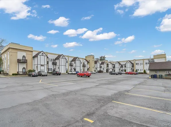 39 Church Street #17, Port Jervis, NY 12771
