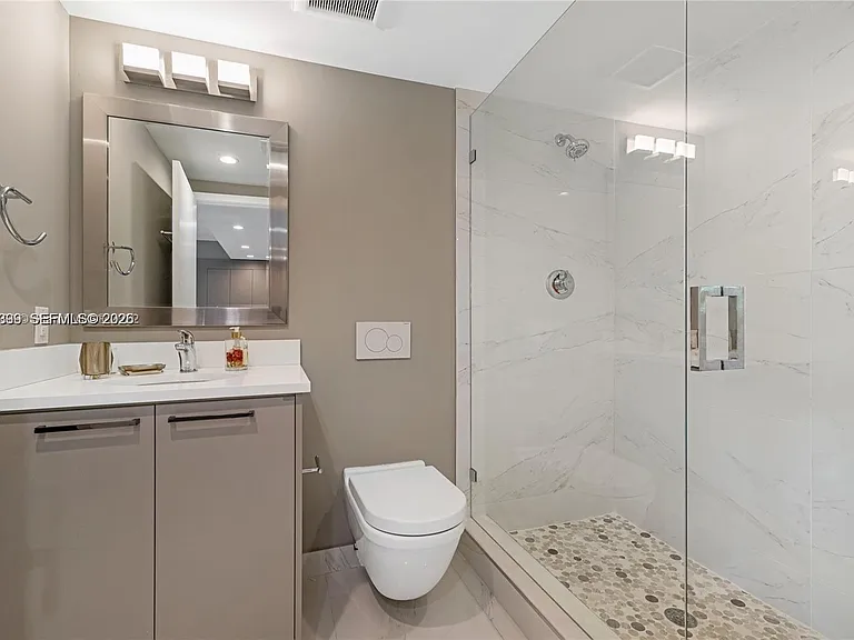 1150 101st St #202 — Photo 14