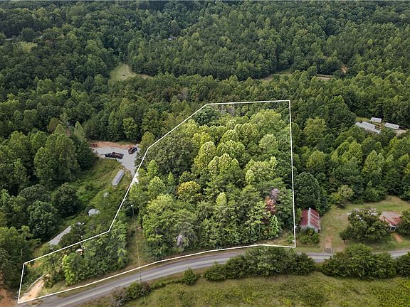 3rd image of 205 Misty Hollow Ln