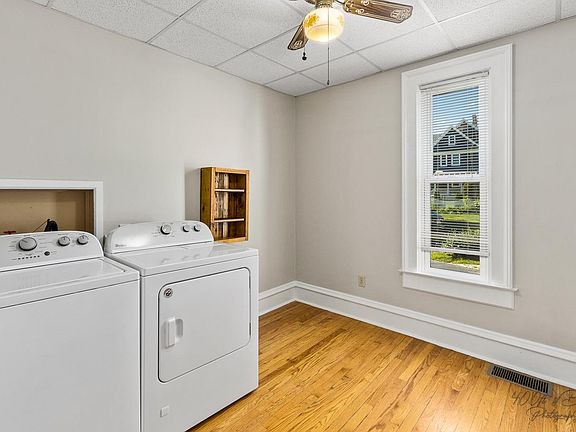 5th image of 218 Pleasant St
