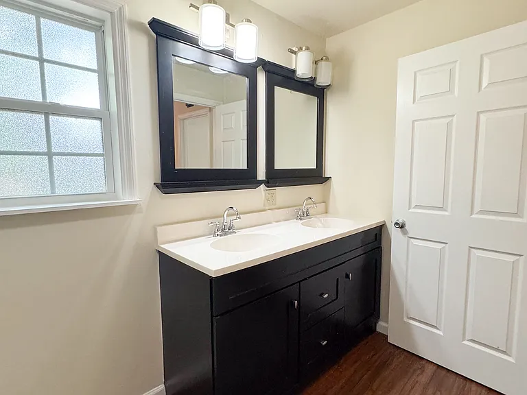 1665 Mayhew St — Photo 15