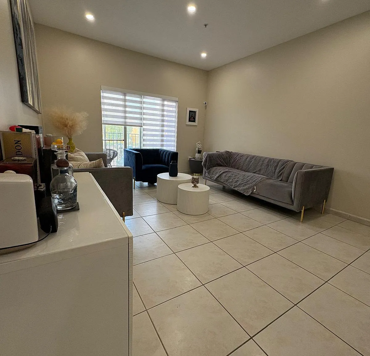 2 bed, 910 sqft, $2,500 — Photo 3