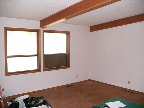 4th image of 6010 Meadowbrook Ln
