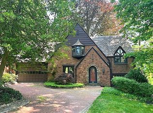 465 Avon Dr, Pittsburgh, PA 15228