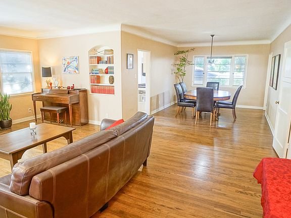 4th image of 421 Waltonia Dr
