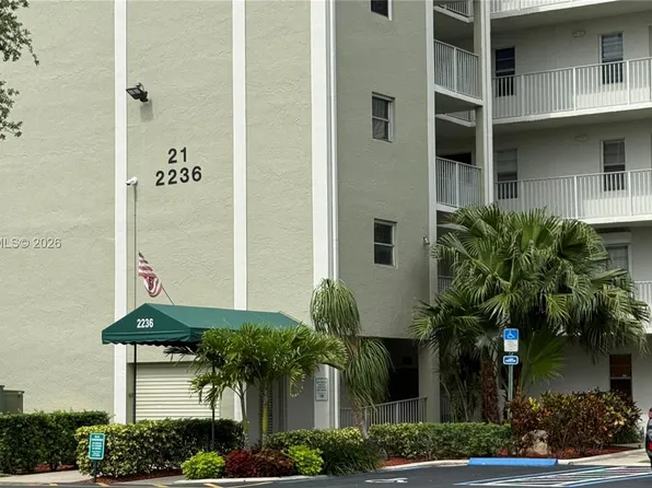 2236 N Cypress Bend Dr APT 207, Pompano Beach, FL 33069