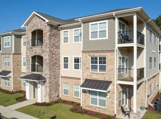 130 Grove Cir APT 104, Lillington, NC 27546