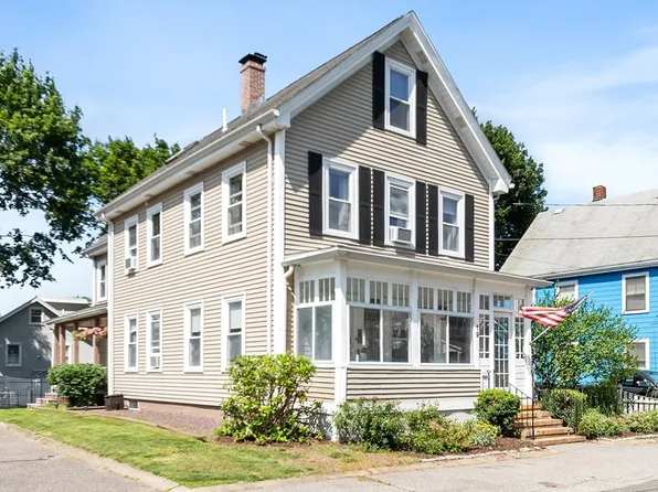 19 Franklin St, Wakefield, MA 01880
