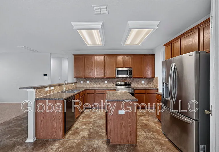 228 Crimson Tree — Photo 16