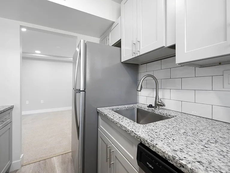 Rose Hill Apartments — Photo 39