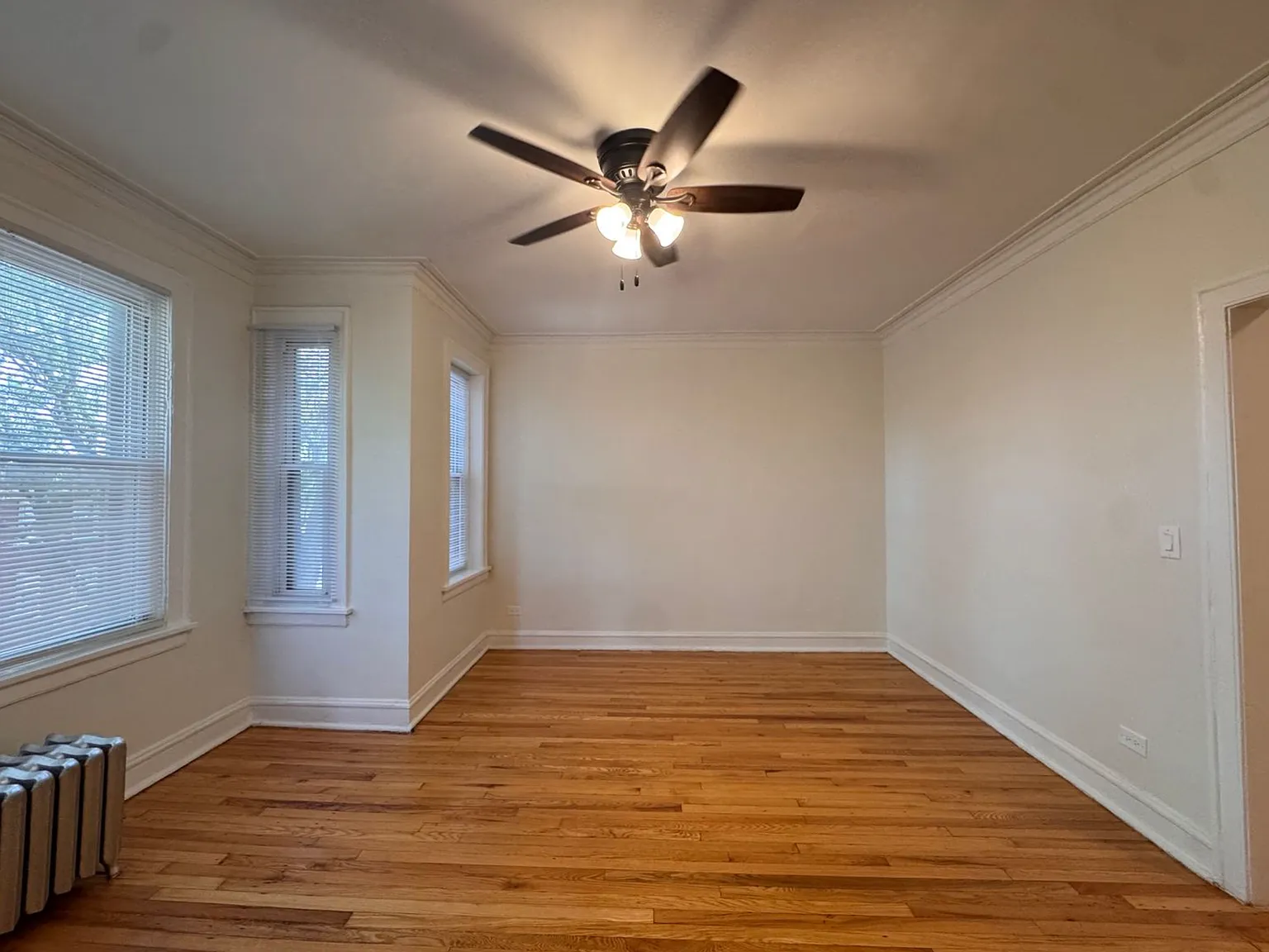 2 bed, 1050 sqft, $2,000 — Photo 4