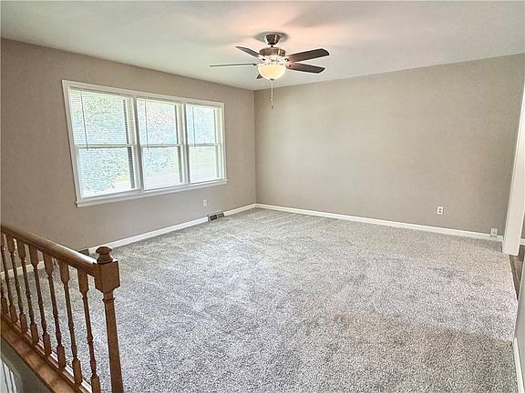 3rd image of 204 W Lee St