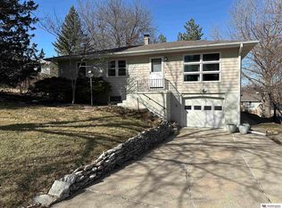 8550 Underwood Ave, Omaha, NE 68114