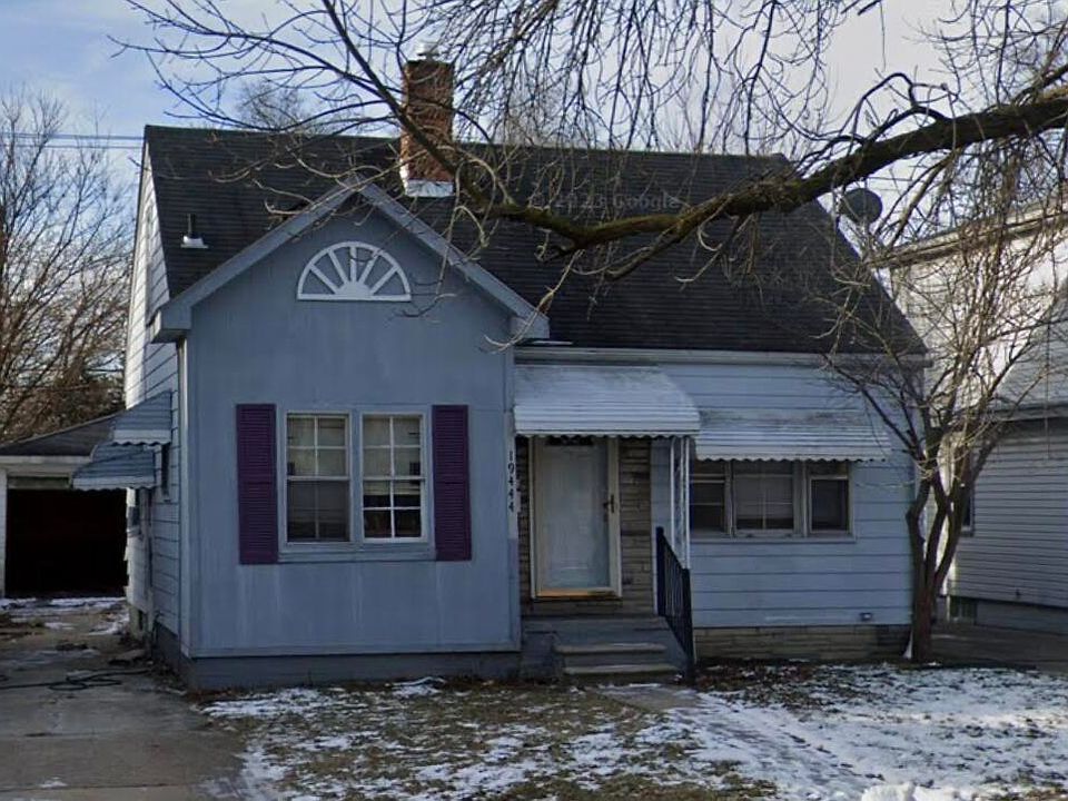 1st image of 19444 Woodside St