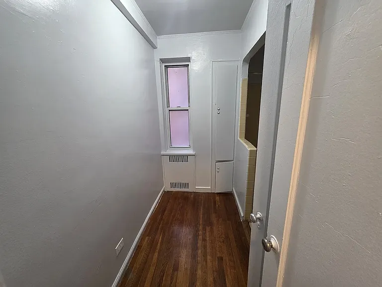 140 Van Cortlandt Ave W #4L — Photo 5