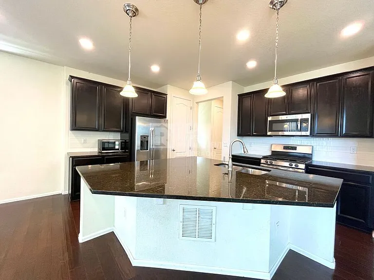 15098 Chicago St — Photo 6