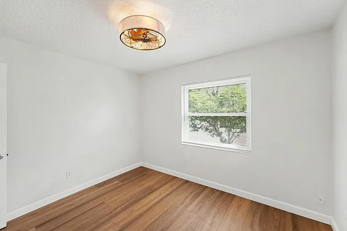 9605 N Edison Ave — Photo 20