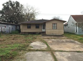 33 19th Ave N, Texas City, TX 77590