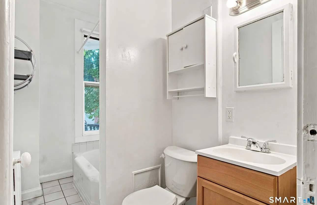 1 bed, 550 sqft, $2,100 — Photo 3