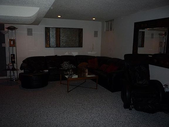 2nd image of 2643 Woodsview Dr