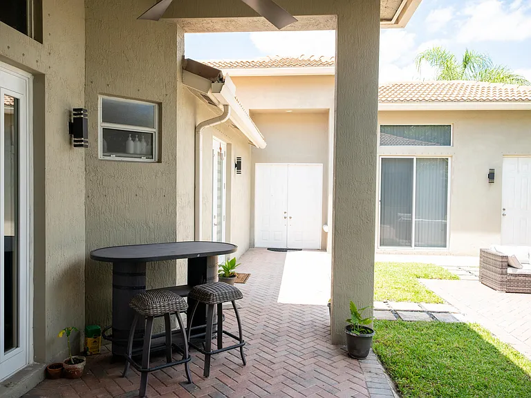 10122 Oak Meadow Ln — Photo 23