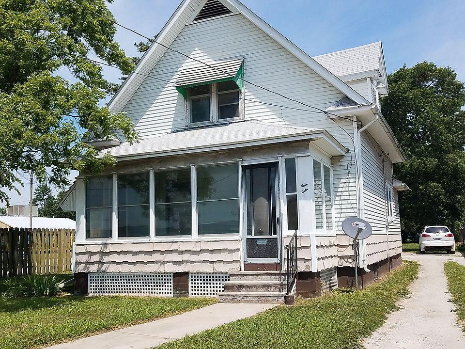 1st image of 712 W Main St