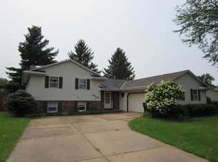 4030 Oldwyck Dr, Janesville, WI 53546