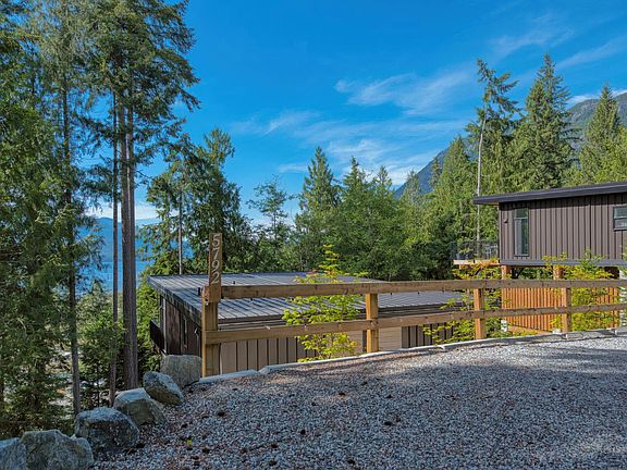 4th image of 5792 Tillicum Bay Rd