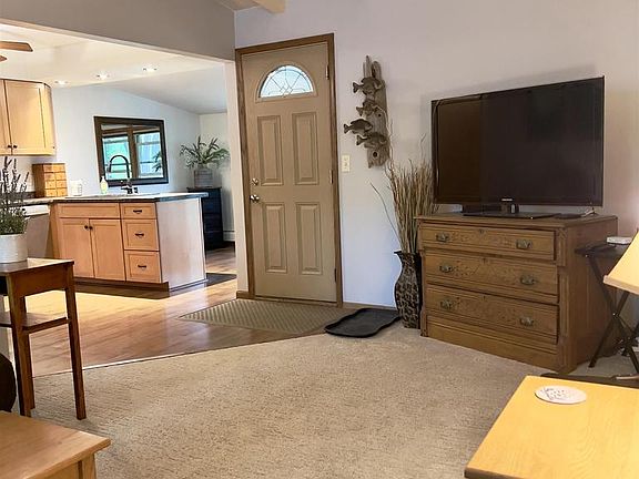 4th image of 205 EVEREST DRIVE