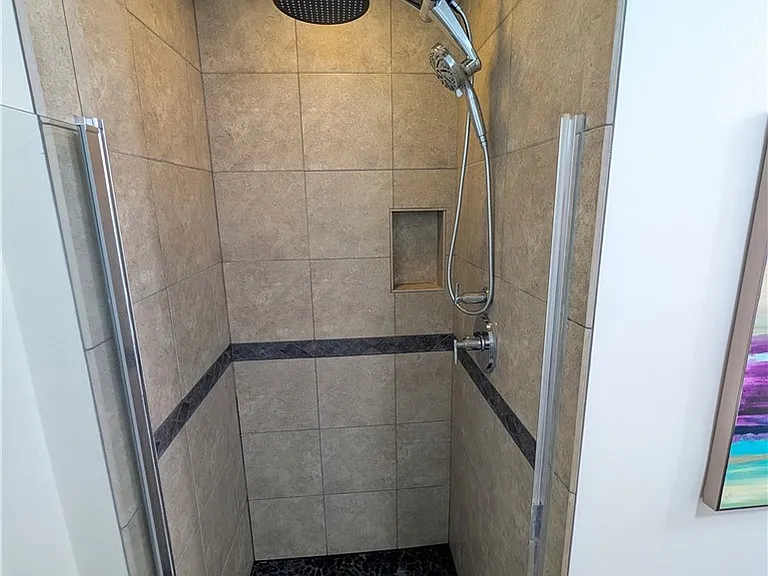 2828 Henrietta Ave — Photo 24