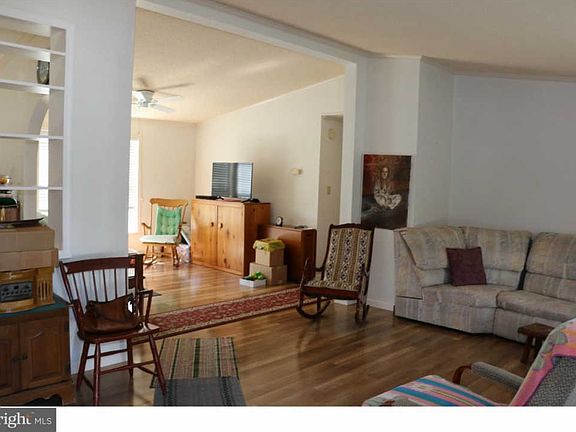 3rd image of 56 Wildflower Ct