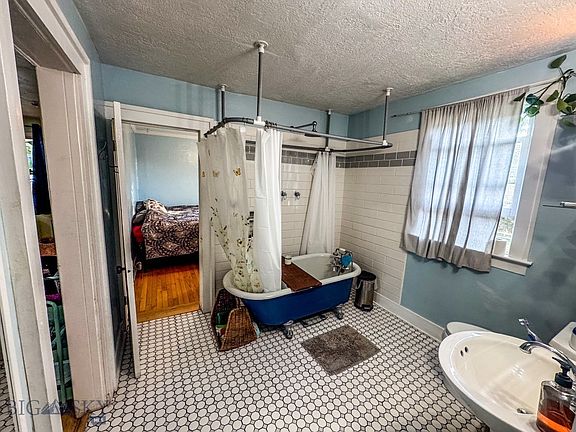 5th image of 417 S Yellowstone St