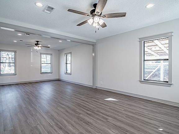 5th image of 2517 Shirley St