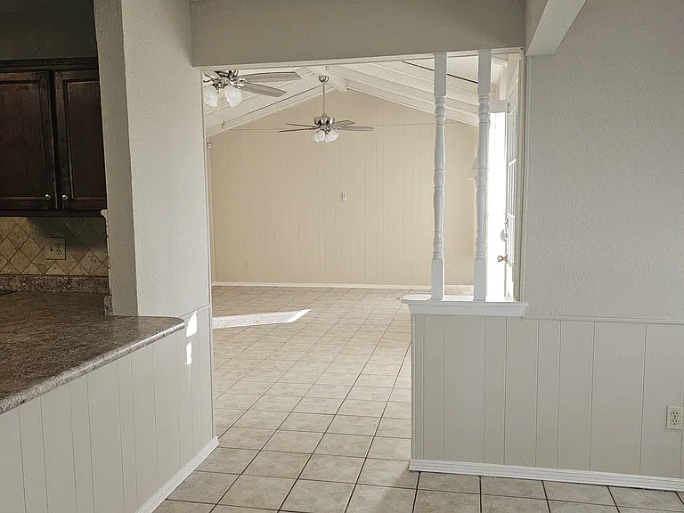 11265 Ivanhoe Dr — Photo 9