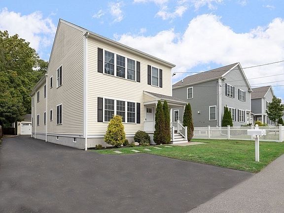 4th image of 57 Oak St #57