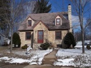 12 17th St, Clintonville, WI 54929