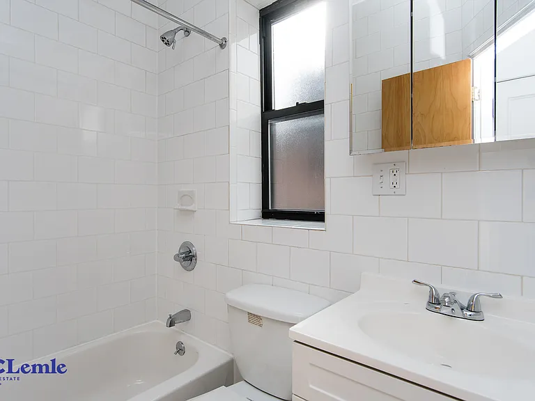 141 E 26th St #6D — Photo 12