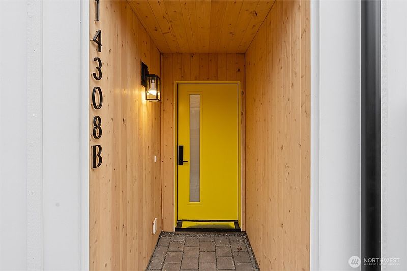 2nd image of 14308 B Roslyn Place N