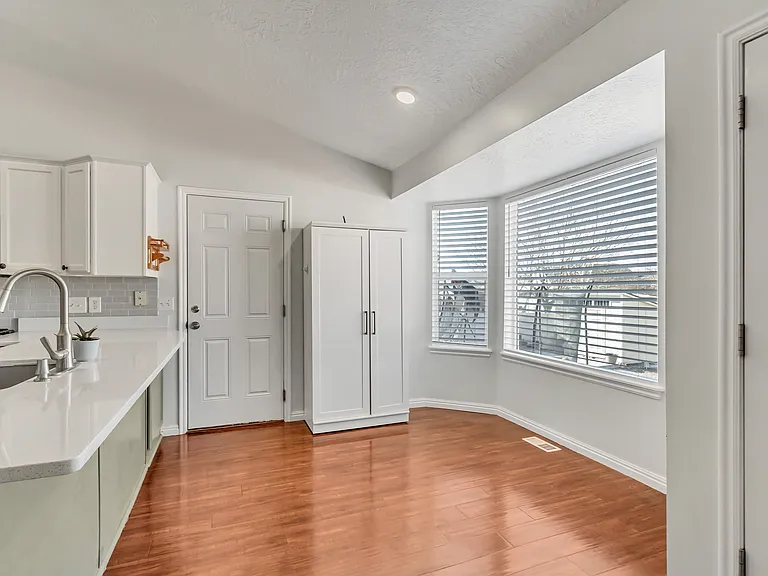 5943 Genoa Ln — Photo 18