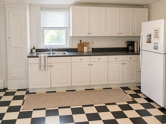 2nd image of 11 Pond St #3