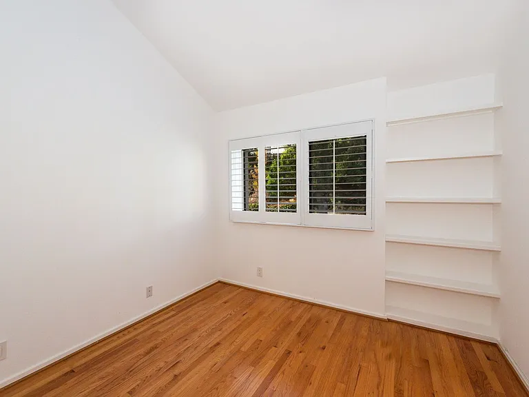 923 Weldon Rd — Photo 16