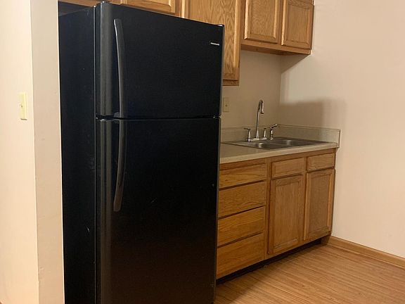 3rd image of 1735 Brentnell Ave